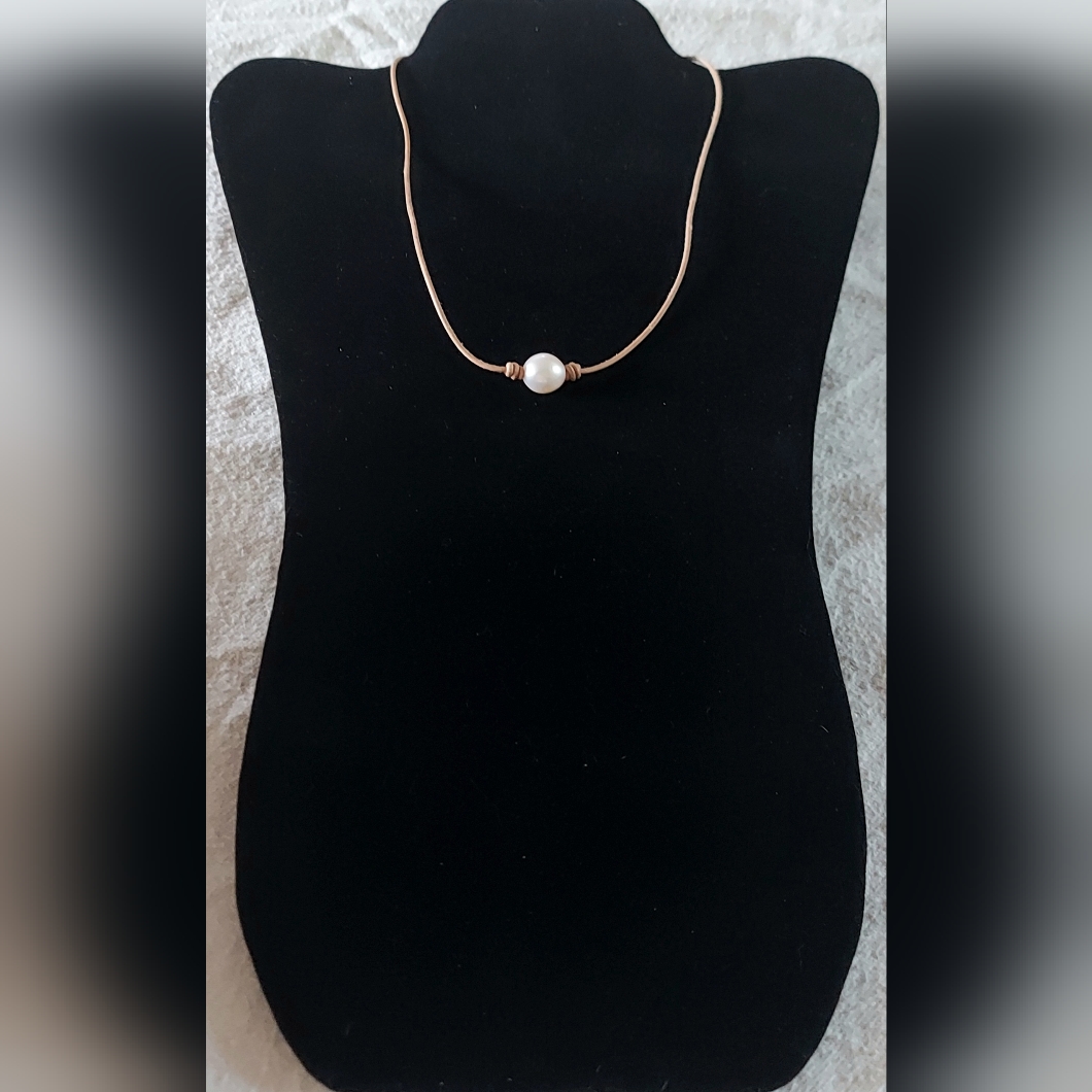 Handmade White Pearl & Natural Leather Necklace